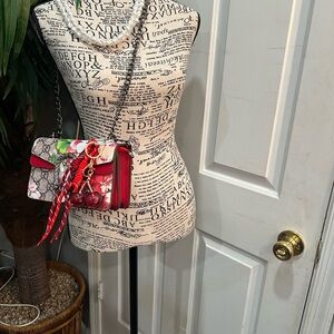 Chic Floral Crossbody Bag in Red and White
